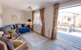 Chapel Cottage At Pond Hall Farm, Stunnning Property With Private Hot Tub, Hadleigh